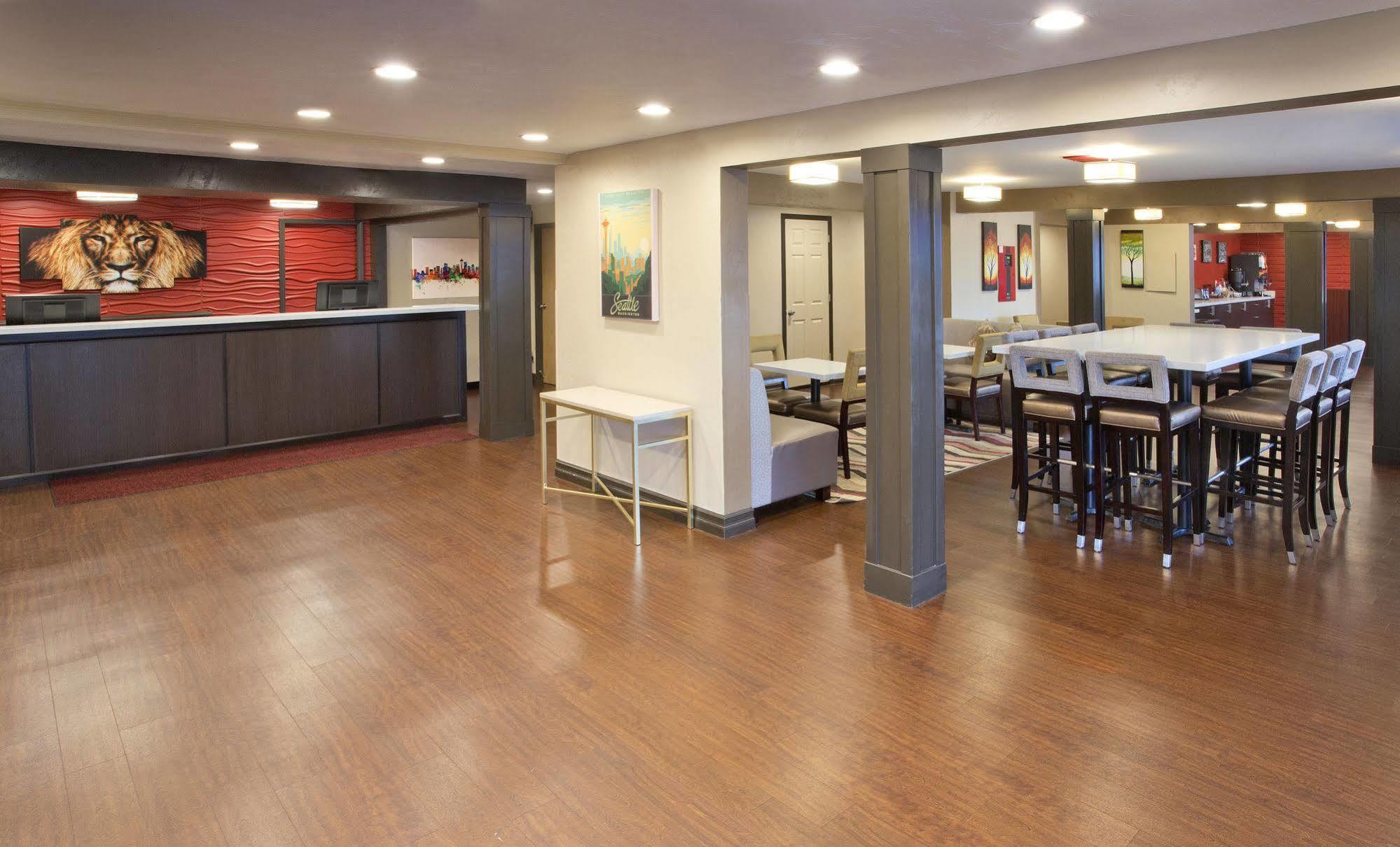 Red Lion Inn And Suites Federal Way Eksteriør bilde
