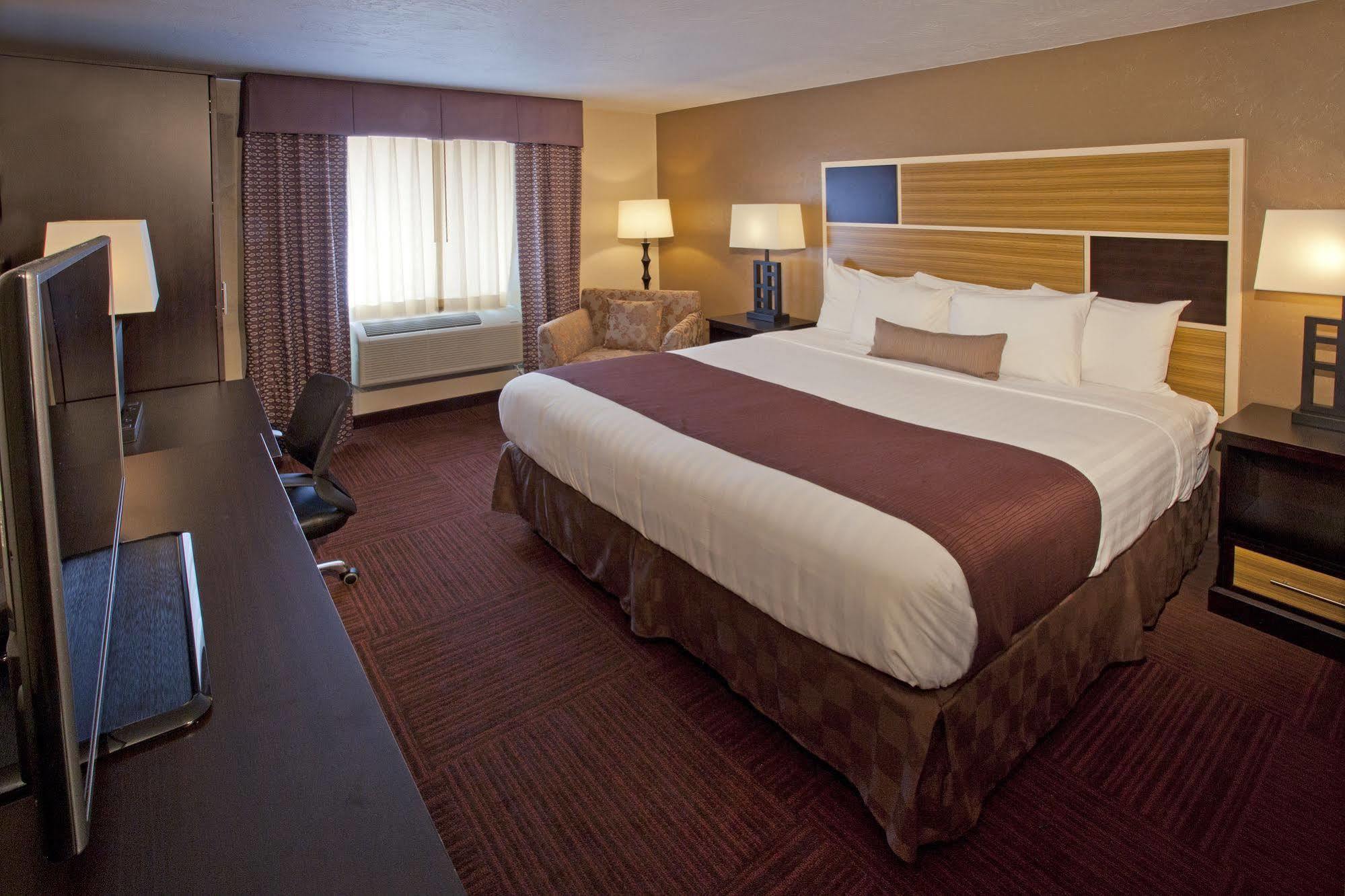 Red Lion Inn And Suites Federal Way Eksteriør bilde