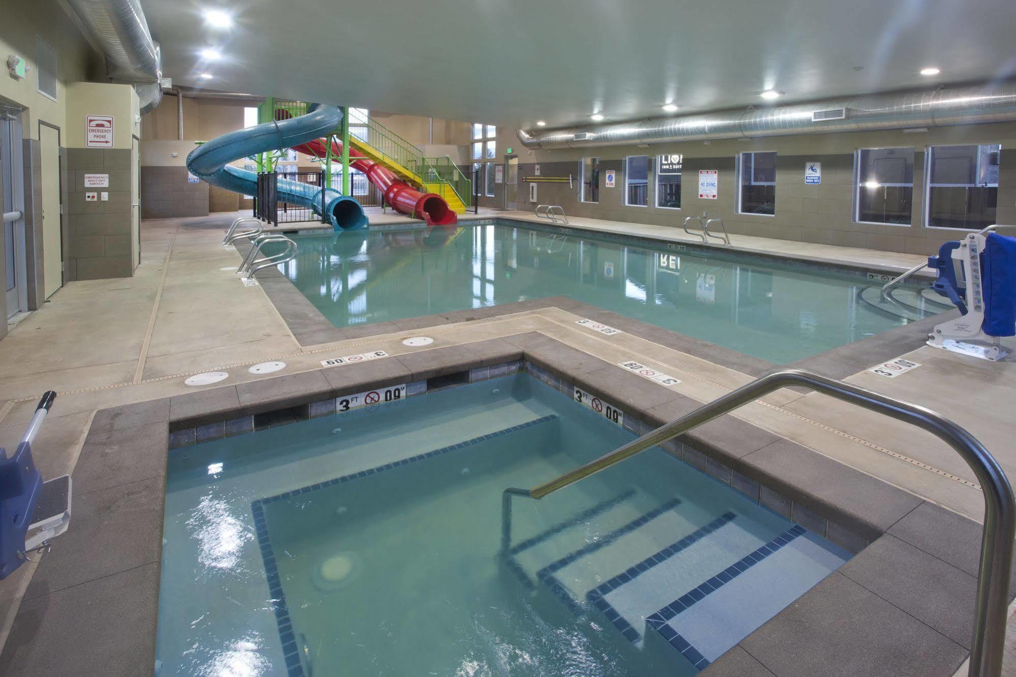 Red Lion Inn And Suites Federal Way Eksteriør bilde