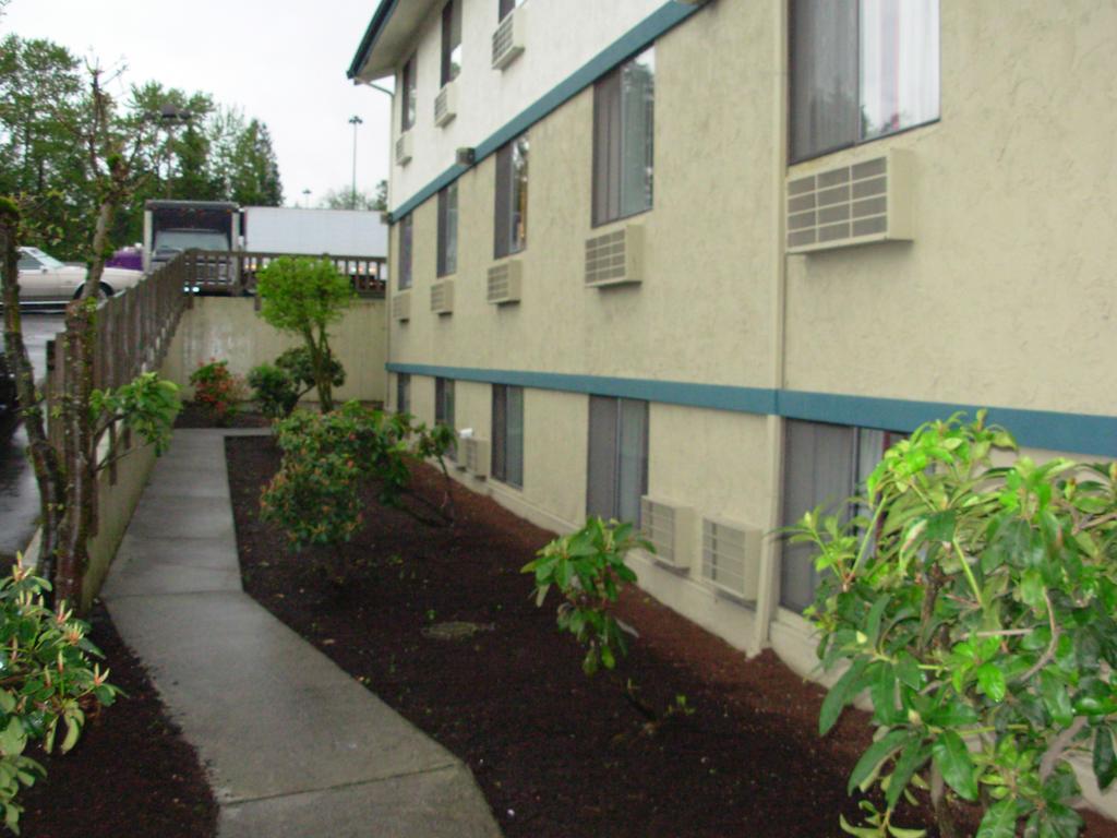 Red Lion Inn And Suites Federal Way Eksteriør bilde