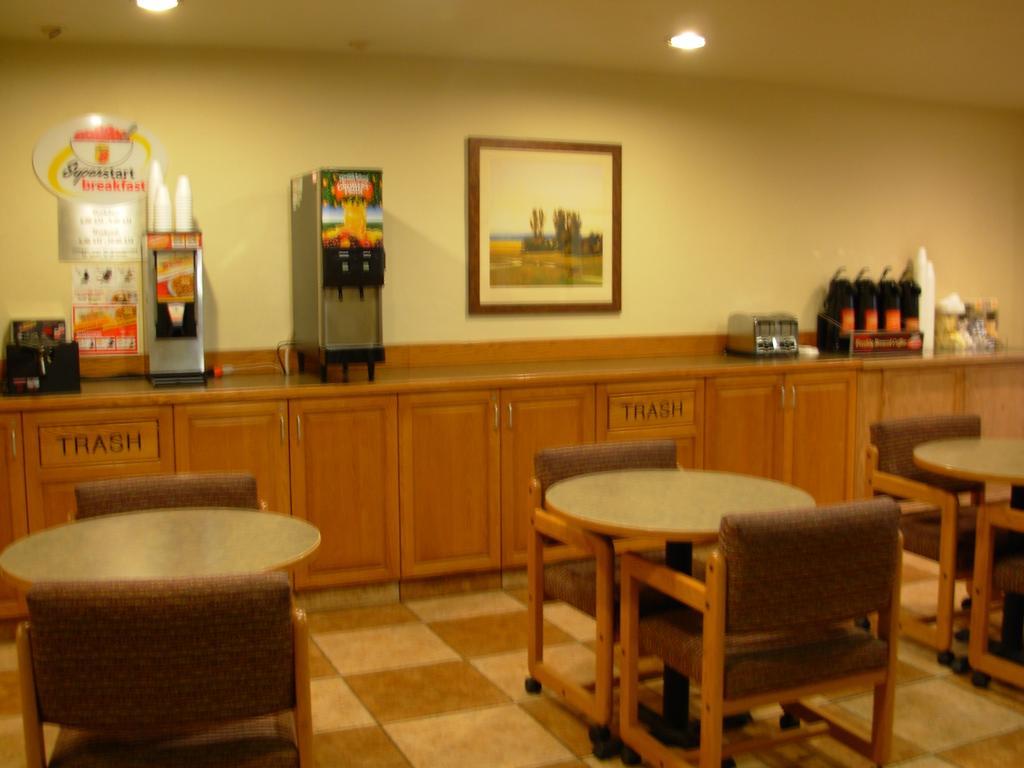 Red Lion Inn And Suites Federal Way Eksteriør bilde