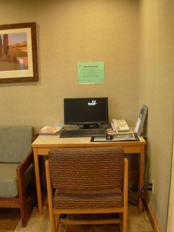 Red Lion Inn And Suites Federal Way Eksteriør bilde