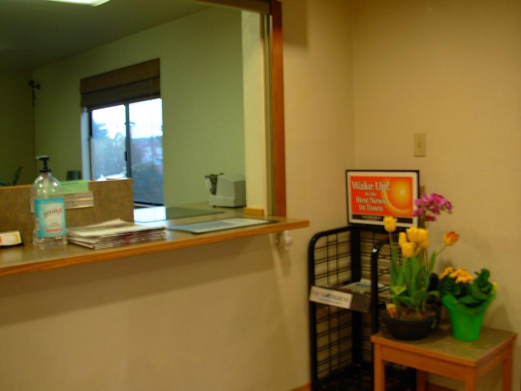 Red Lion Inn And Suites Federal Way Eksteriør bilde