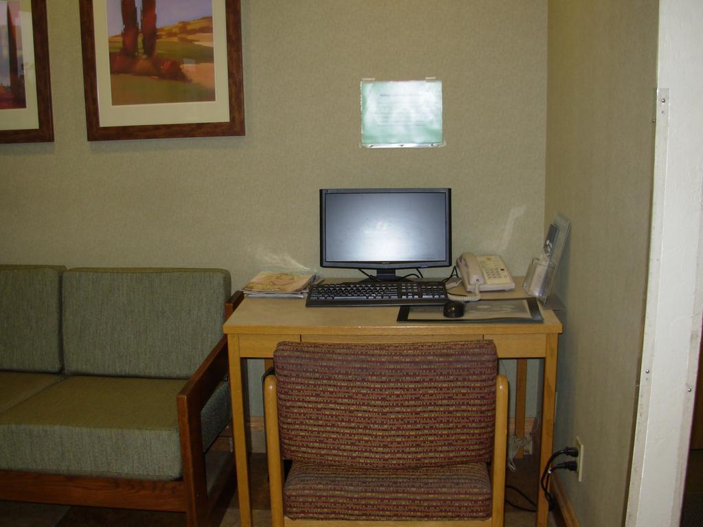 Red Lion Inn And Suites Federal Way Eksteriør bilde